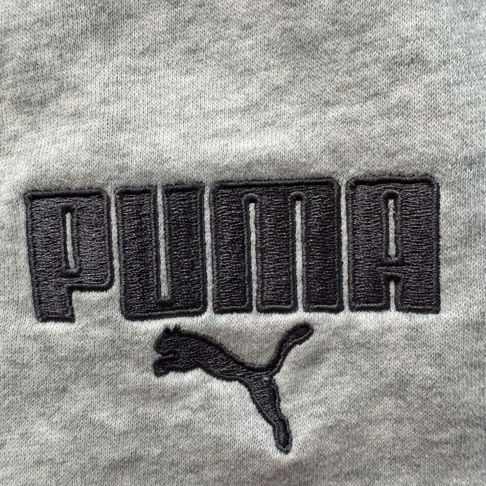 Puma Youth‎ Boys/Unisex Gray Jogger Style Sweat Pants Size Medium Logo